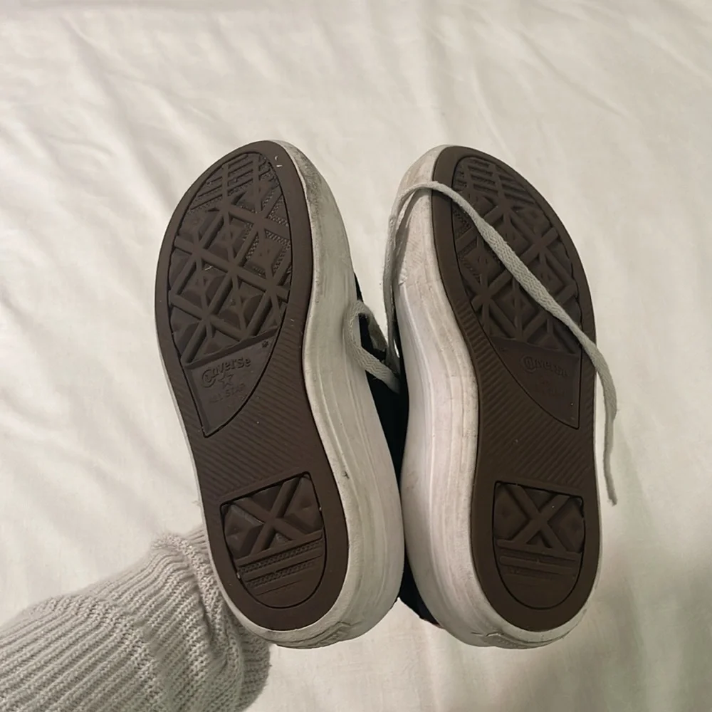 Converse - Picture 2 of 2
